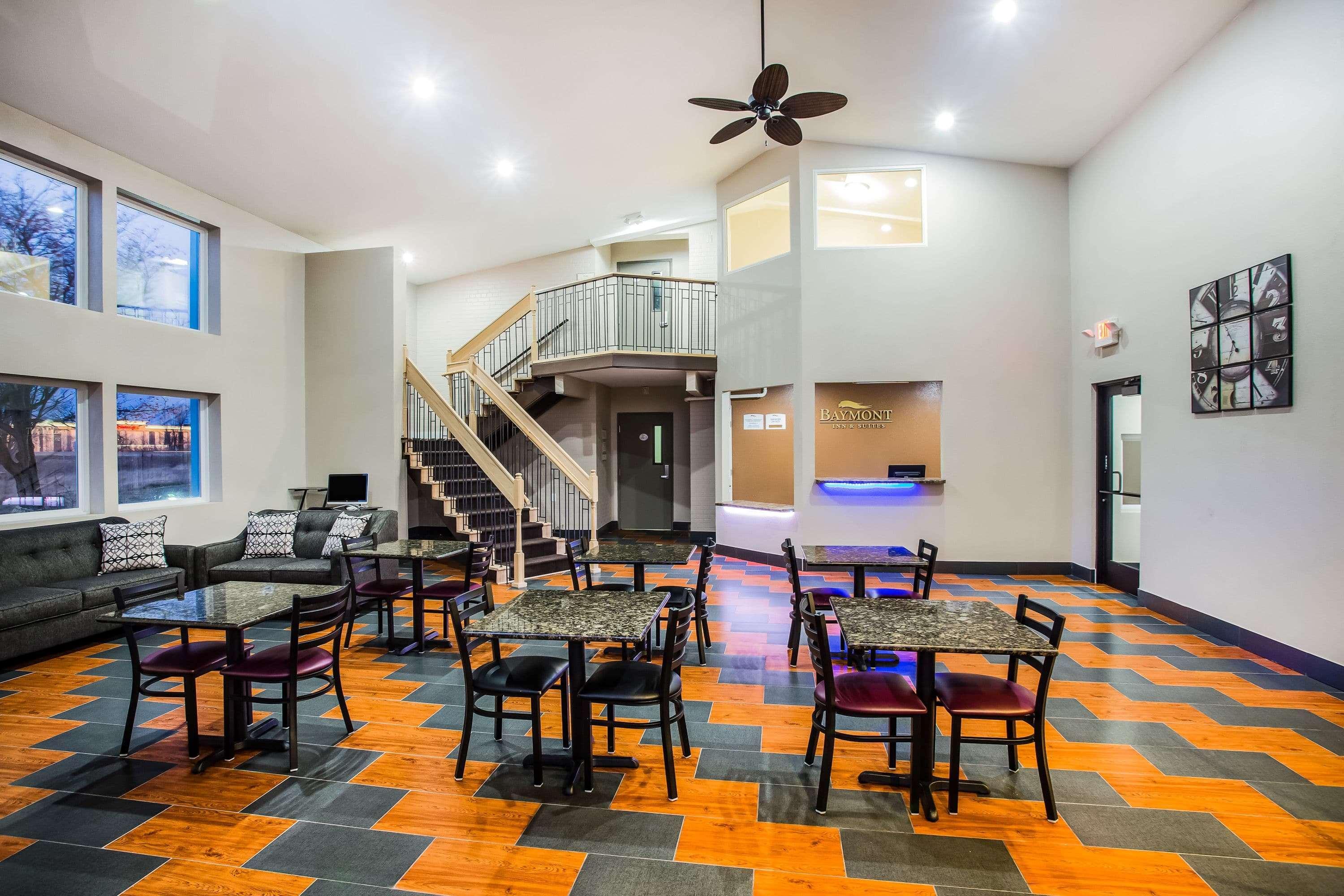 Hotel Baymont By Wyndham Appleton Exterior foto